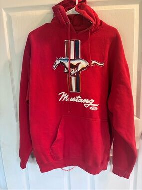 TNT Ford Mustang Vintage
Y2K 90s Sweatshirt Hoodie Red Cotton Pullover